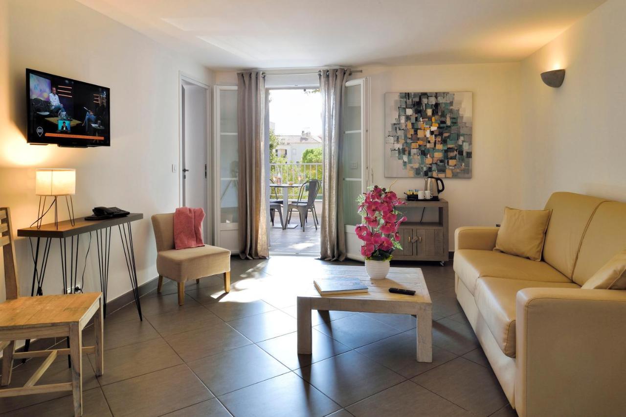 קאלבי Best Western Hotel Casa Bianca, Piscine Interieure Et Exterieure מראה חיצוני תמונה